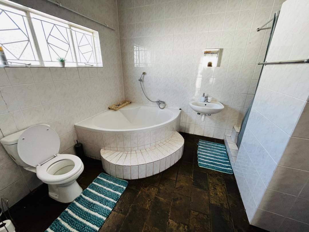 Kate's Nest Guesthouse Windhoek Chambre photo