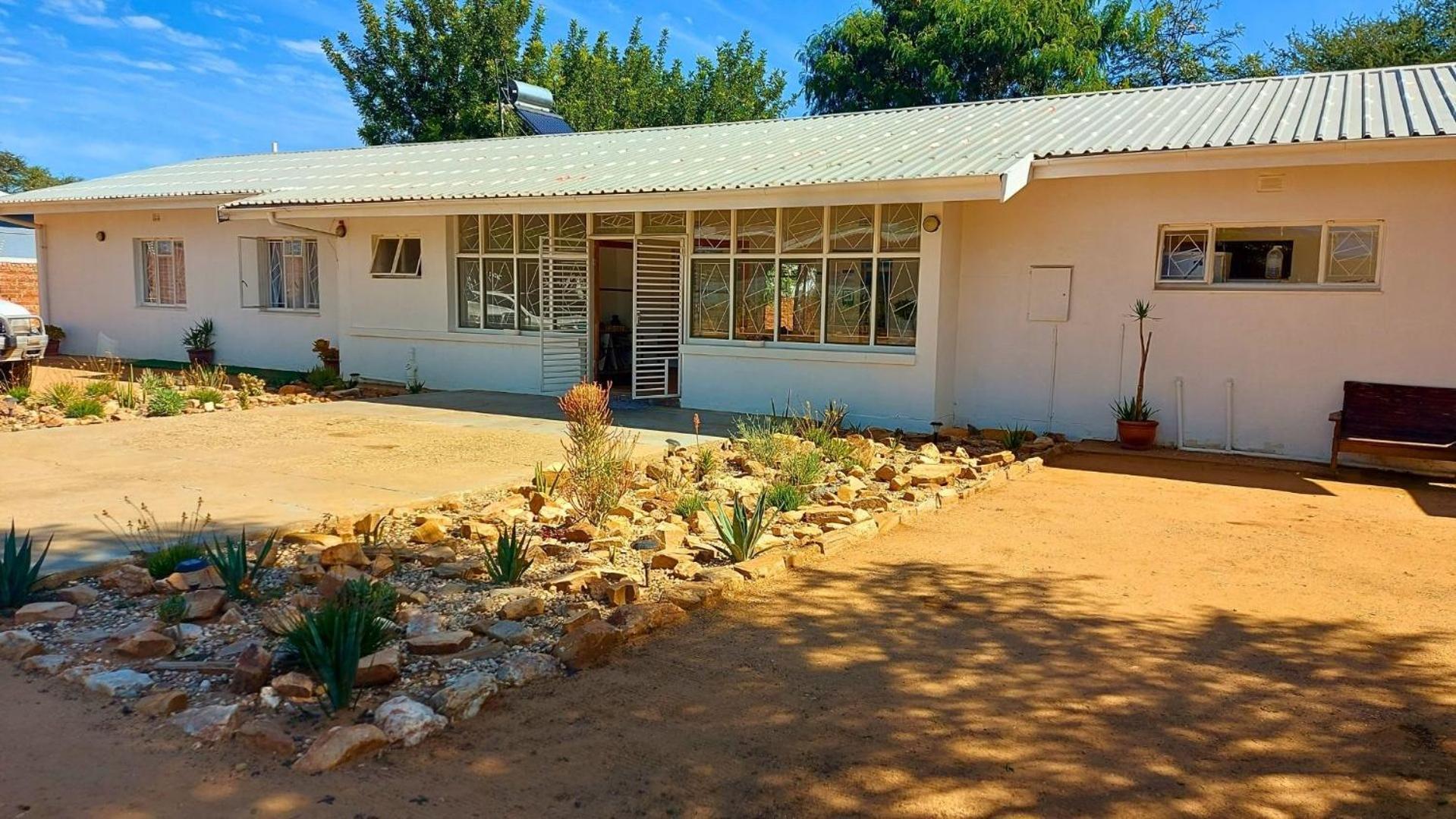 Kate's Nest Guesthouse Windhoek Extérieur photo